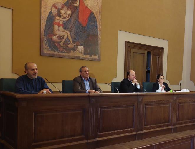 Cattedrale di Cosenza, per gli 800 anni inaugurati 16 arazzi di artisti contemporanei